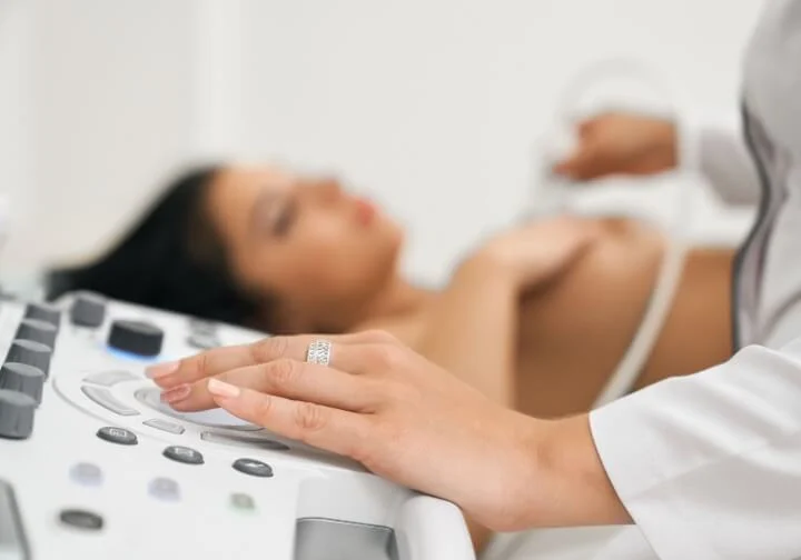Nepodceňujte prevenci rakoviny prsu, ultrazvukové vyšetření vám provede i gynekolog